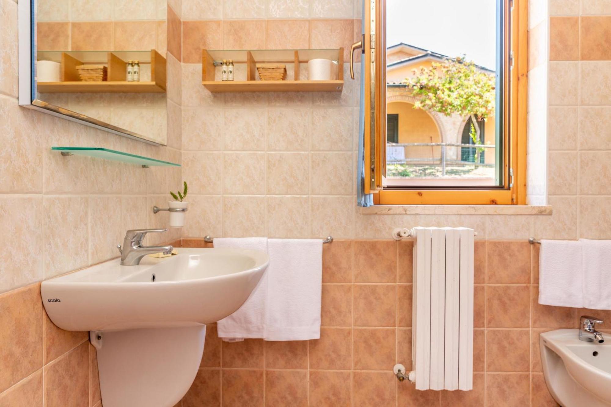 Residence With Swimming Pool Immersed In The Typical Tuscan Countryside Just 5 Minutes From Massa Marittima Podere Pian Mucini Bilik gambar
